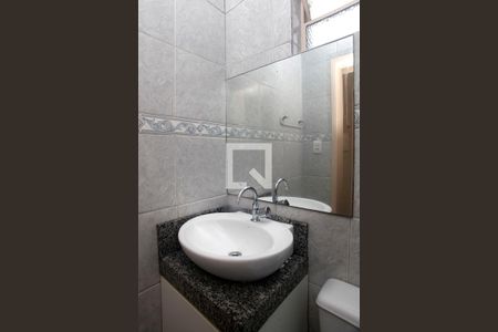 Banheiro de kitnet/studio para alugar com 1 quarto, 23m² em Centro Histórico, Porto Alegre