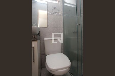 Banheiro de kitnet/studio para alugar com 1 quarto, 23m² em Centro Histórico, Porto Alegre