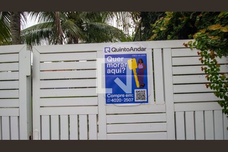 Plaquinha instalada de casa de condomínio à venda com 4 quartos, 350m² em Recreio dos Bandeirantes, Rio de Janeiro