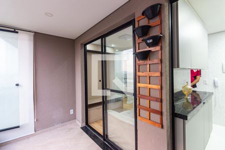 Sacada de apartamento para alugar com 3 quartos, 56m² em Padroeira, Osasco