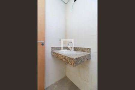 Banheiro de kitnet/studio para alugar com 0 quarto, 27m² em Vila Congonhas, São Paulo
