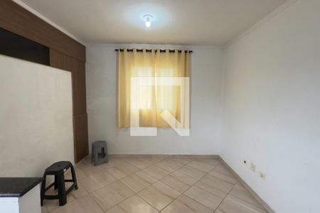 Sala de casa de condomínio para alugar com 2 quartos, 57m² em Nova Mirim, Praia Grande