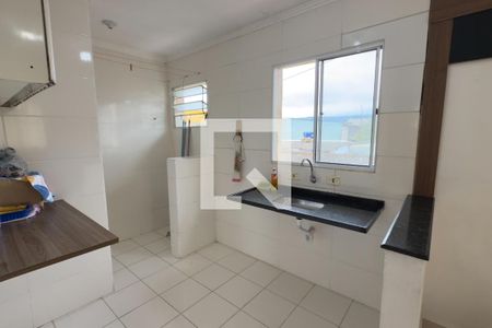 Cozinha de casa de condomínio para alugar com 2 quartos, 57m² em Nova Mirim, Praia Grande
