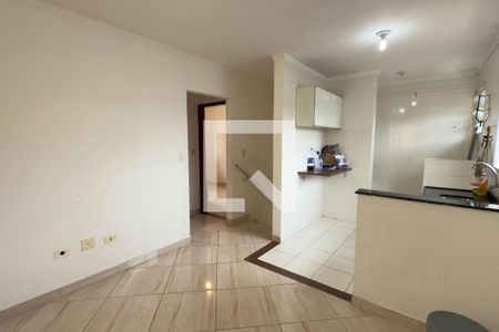 Sala de casa de condomínio para alugar com 2 quartos, 57m² em Nova Mirim, Praia Grande