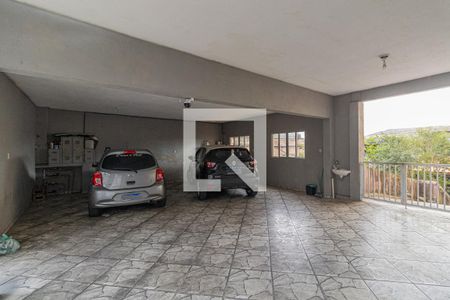 Garagem de casa à venda com 3 quartos, 180m² em Vila Carmosina, São Paulo