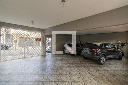Garagem de casa à venda com 3 quartos, 180m² em Vila Carmosina, São Paulo