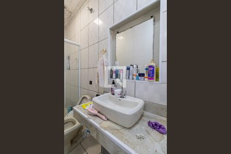 Banheiro de casa à venda com 3 quartos, 180m² em Vila Carmosina, São Paulo