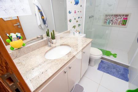 Banheiro quarto 1 de casa de condomínio à venda com 3 quartos, 130m² em Vargem Grande, Rio de Janeiro