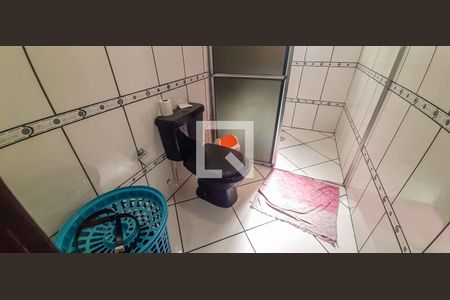 Banheiro Social de casa à venda com 3 quartos, 350m² em Santa Maria, Osasco