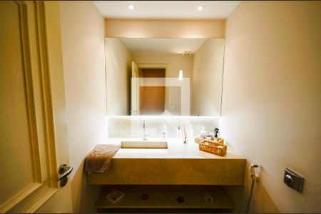 Lavabo de apartamento à venda com 4 quartos, 340m² em Tijuca, Rio de Janeiro