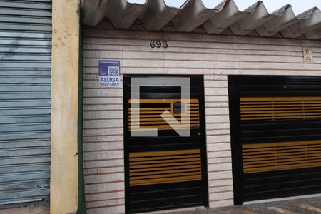 Fachada de casa à venda com 3 quartos, 90m² em São Lucas, São Paulo
