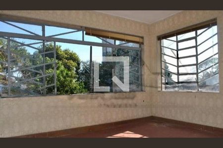 Casa à venda com 4 quartos, 210m² em Vila Liviero, São Paulo