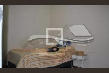 Casa à venda com 4 quartos, 210m² em Vila Liviero, São Paulo