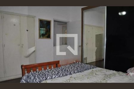 Casa à venda com 4 quartos, 210m² em Vila Liviero, São Paulo