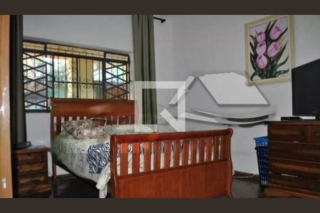 Casa à venda com 4 quartos, 210m² em Vila Liviero, São Paulo
