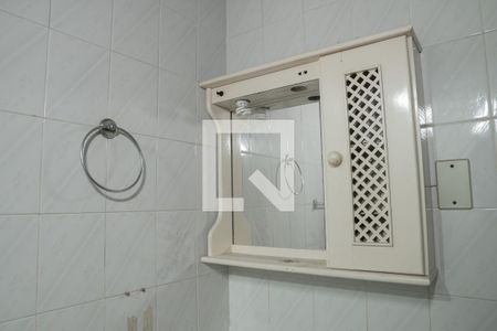 Banheiro de apartamento à venda com 3 quartos, 120m² em Olaria, Rio de Janeiro
