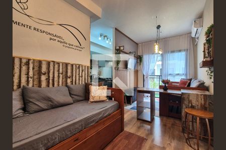 Sala de apartamento à venda com 2 quartos, 65m² em Recreio dos Bandeirantes, Rio de Janeiro