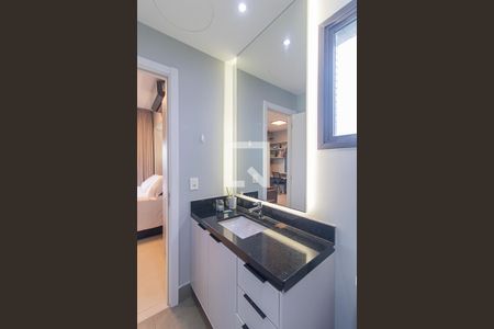 Banheiro de apartamento à venda com 1 quarto, 35m² em Teresópolis, Porto Alegre