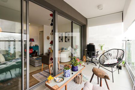 Sala Varanda de apartamento à venda com 2 quartos, 69m² em Santo Amaro, São Paulo