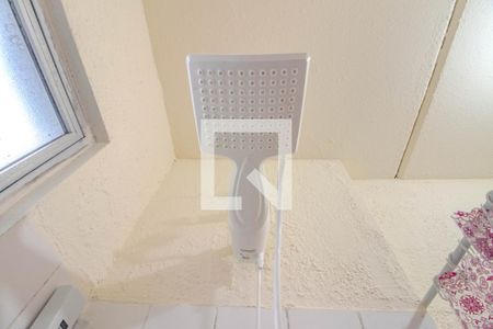 Banheiro de apartamento à venda com 2 quartos, 39m² em Rubem Berta, Porto Alegre