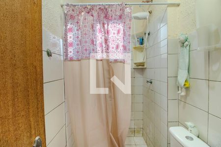 Banheiro de apartamento à venda com 2 quartos, 39m² em Rubem Berta, Porto Alegre