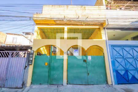 Fachada de casa à venda com 4 quartos, 125m² em Parque das Bandeiras, Osasco
