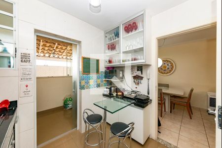 Cozinha de casa de condomínio à venda com 3 quartos, 143m² em Cabral, Contagem
