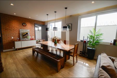 Sala de casa à venda com 3 quartos, 250m² em Tijuca, Rio de Janeiro