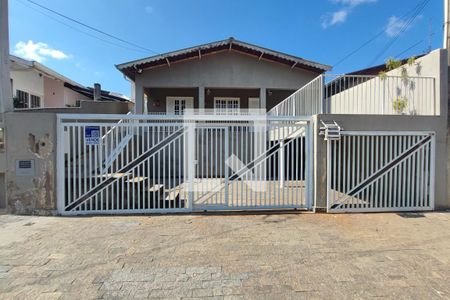 Fachada de casa à venda com 3 quartos, 110m² em Vila Aurocan, Campinas