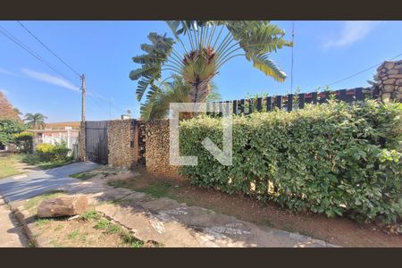 Fachada de casa à venda com 3 quartos, 273m² em Parque das Universidades, Campinas