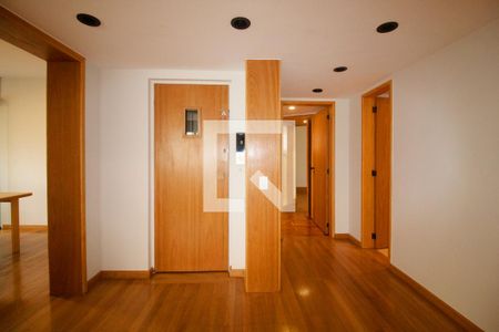 Sala de apartamento à venda com 2 quartos, 144m² em Cerqueira César, São Paulo