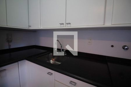 Cozinha de apartamento à venda com 2 quartos, 144m² em Cerqueira César, São Paulo