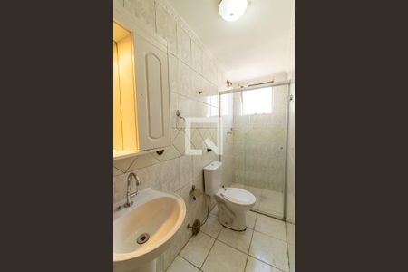 Banheiro de apartamento à venda com 1 quarto, 47m² em Centro, Campinas