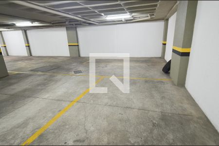 Garagem de apartamento à venda com 3 quartos, 130m² em Santo Antônio, Belo Horizonte