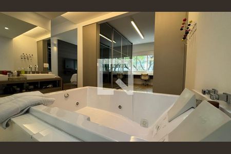 Apartamento à venda com 2 quartos, 200m² em Bela Vista, São Paulo