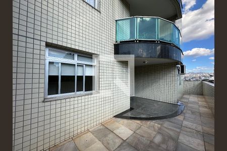 Apartamento à venda com 4 quartos, 240m² em Padre Eustáquio, Belo Horizonte