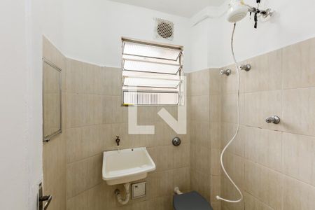 Banheiro de kitnet/studio para alugar com 1 quarto, 24m² em Santa Cecilia, São Paulo