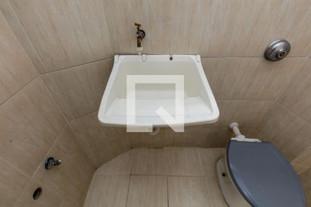 Banheiro de kitnet/studio para alugar com 1 quarto, 24m² em Santa Cecilia, São Paulo