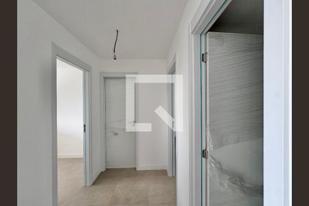 Corredor de apartamento à venda com 3 quartos, 121m² em Barra da Tijuca, Rio de Janeiro
