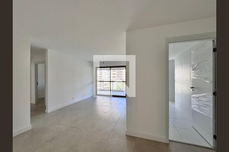 Sala de apartamento à venda com 3 quartos, 120m² em Barra da Tijuca, Rio de Janeiro