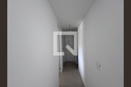 Corredor de apartamento à venda com 3 quartos, 125m² em Barra da Tijuca, Rio de Janeiro