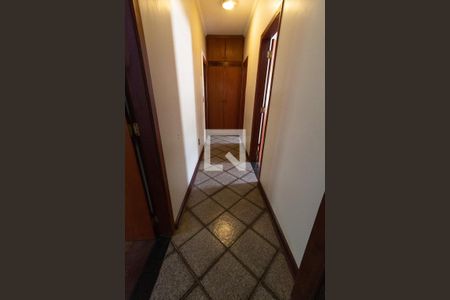 Corredor de casa para alugar com 4 quartos, 390m² em Parque Alto Taquaral, Campinas