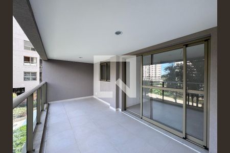 Varanda de apartamento à venda com 3 quartos, 121m² em Barra da Tijuca, Rio de Janeiro