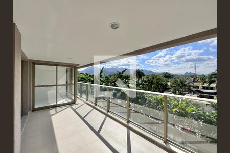 Varanda de apartamento à venda com 3 quartos, 121m² em Barra da Tijuca, Rio de Janeiro