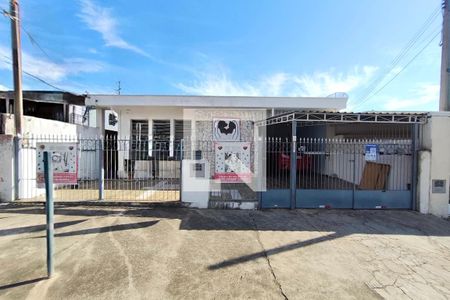 Fachada de casa à venda com 3 quartos, 300m² em São Bernardo, Campinas