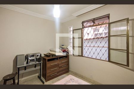 Quarto de casa à venda com 6 quartos, 520m² em Santa Tereza, Belo Horizonte