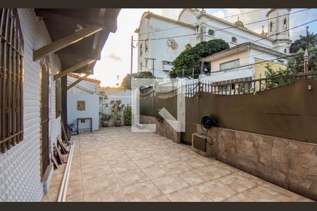 Garagem de casa à venda com 6 quartos, 520m² em Santa Tereza, Belo Horizonte