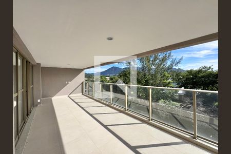 Varanda de apartamento à venda com 4 quartos, 187m² em Barra da Tijuca, Rio de Janeiro