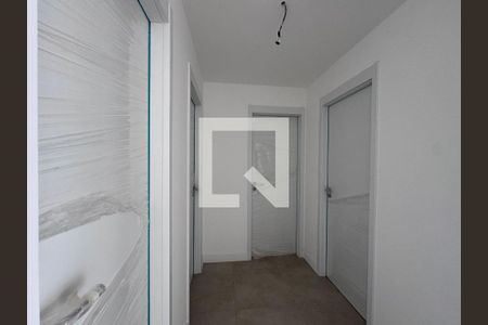 Corredor de apartamento à venda com 3 quartos, 120m² em Barra da Tijuca, Rio de Janeiro