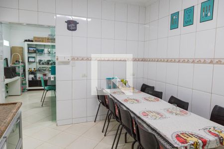 Cozinha de casa à venda com 3 quartos, 220m² em Vila Zamataro, Guarulhos